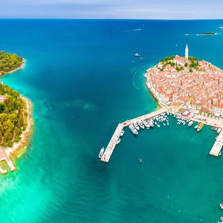 Mare - By Guide Villa *